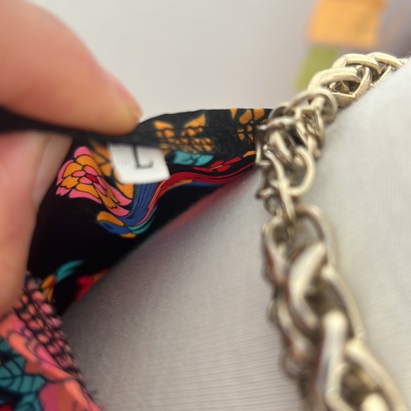 Beautiful colorful waterfall dress - Picture 7 of 7